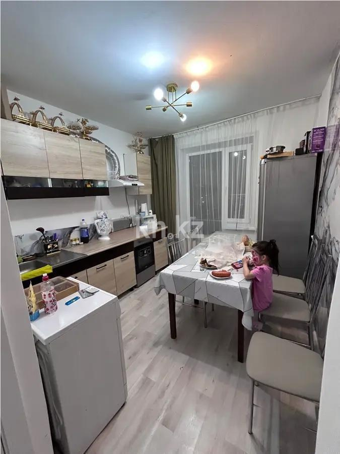 Продажа 3-комнатной квартиры, 67 м², пр. Строителей, дом  5 в Караганде - фото 6