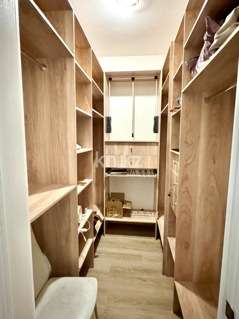 Продажа 3-комнатной квартиры, 130 м², ул. Достык, дом  13 в Астане - фото 12