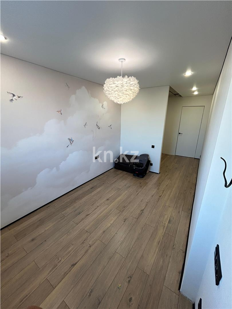 Продажа 3-комнатной квартиры, 83 м², ул. Муканова - Продажа  трехкомнатных квартир в Караганде фото 4 из 15