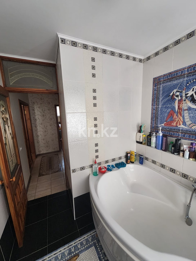 Продажа 4-комнатной квартиры, 85 м² - Продажа четырехкомнатных квартир на Юго-Востоке Караганды фото 24 из 25