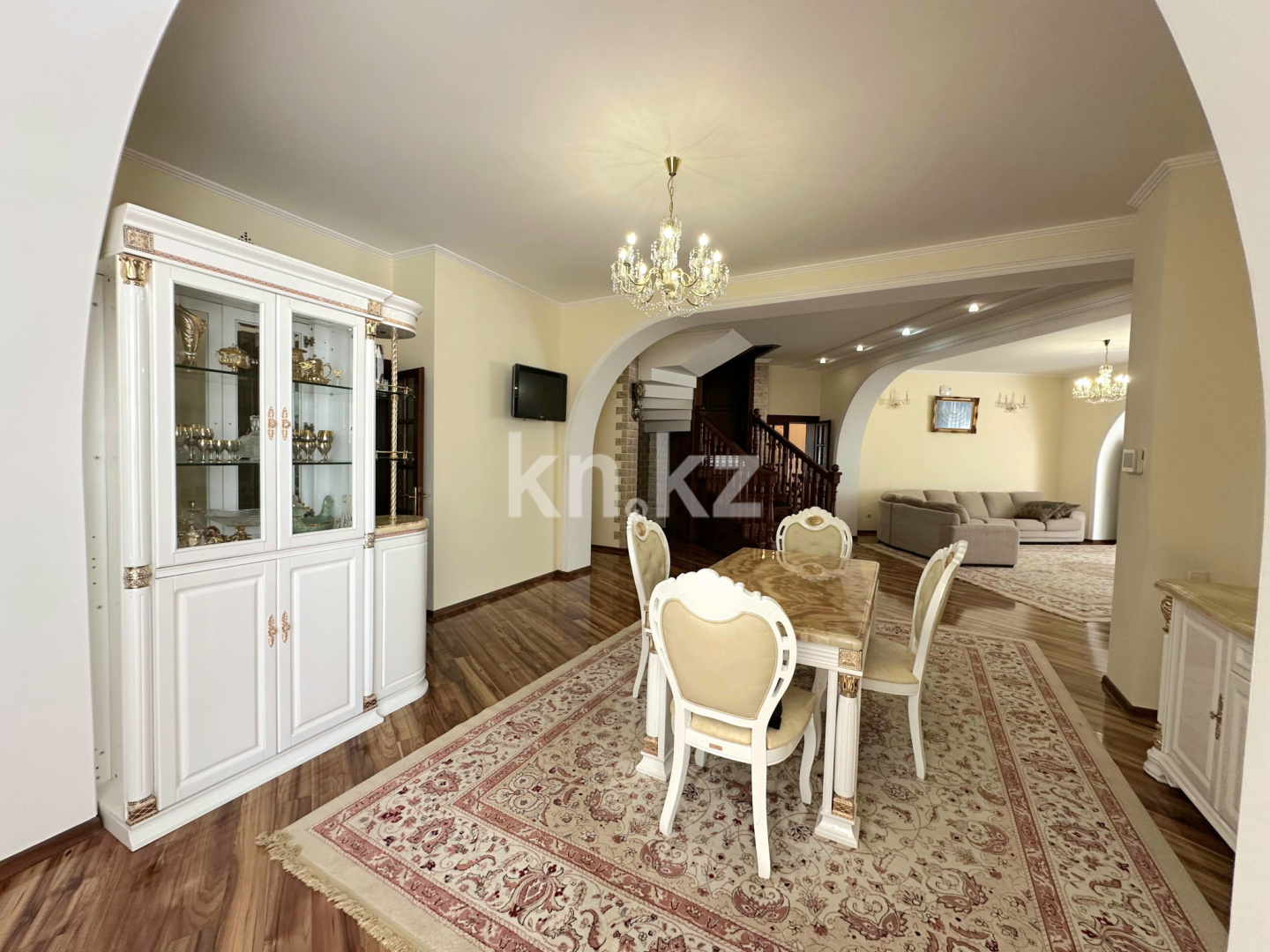 Продажа 8-комнатного дома, 360 м² - Продажа домов, коттеджей в Шымкенте - страница 2 фото 9 из 33