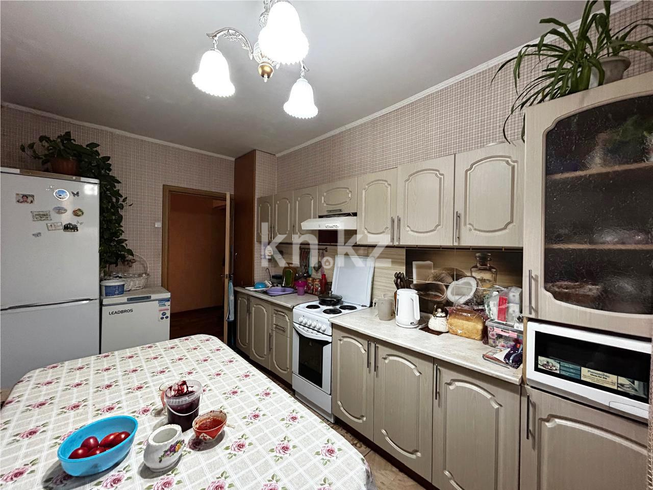 Продажа 4-комнатной квартиры, 91 м², ул. Гапеева - Продажа  четырехкомнатных квартир в Караганде фото 12 из 19