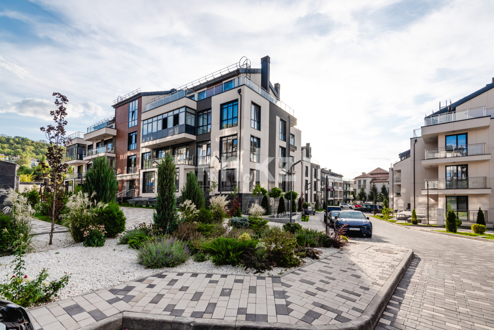 Продажа 4-комнатной квартиры, 220 м², ул. Жамакаева, дом  252 в Алматы - фото 13