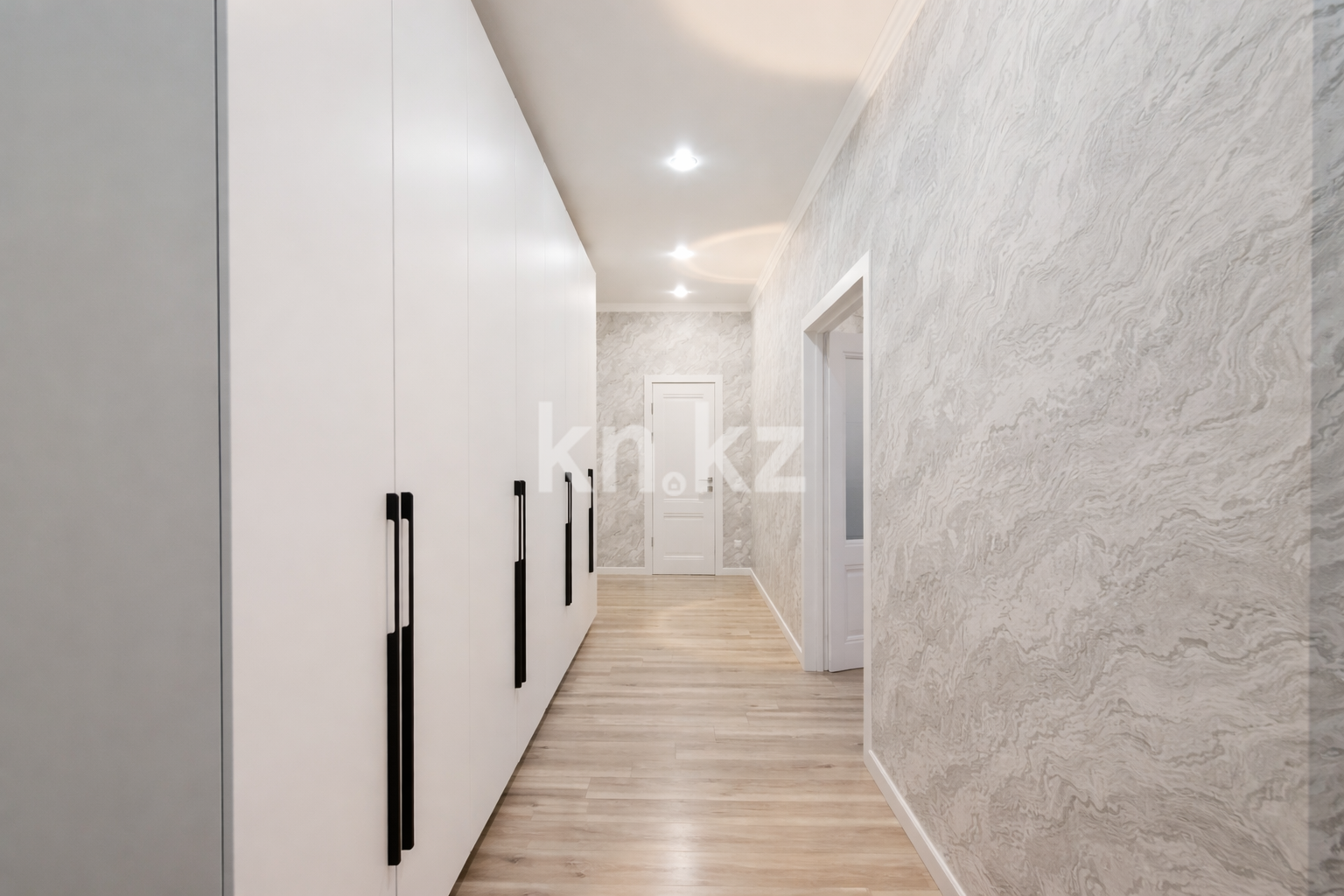 Продажа 3-комнатной квартиры, 94 м² - Продажа квартир в кирпичном доме в Караганде - страница 94 фото 12 из 16