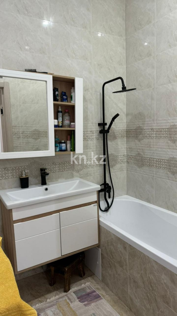 Продажа 3-комнатной квартиры, 84 м², ул. Муканова, дом  51/8 в Караганде - фото 23