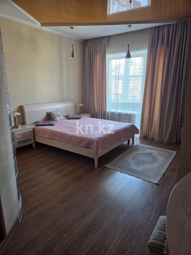 Аренда 3-комнатной квартиры, 82 м² - Аренда  трехкомнатных квартир помесячно в Караганде фото 2 из 12