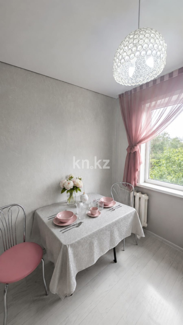 Продажа 3-комнатной квартиры, 63 м² - Продажа жилой и коммерческой недвижимости в Уральске фото 1 из 16