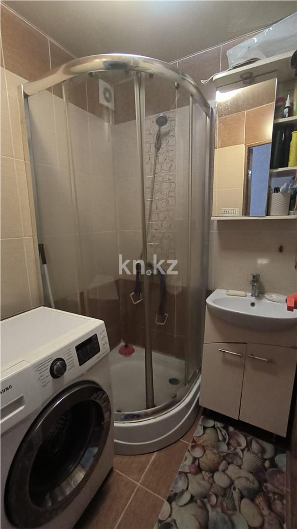 Продажа 3-комнатной квартиры, 63 м², ул. Язева в Караганде - фото 11