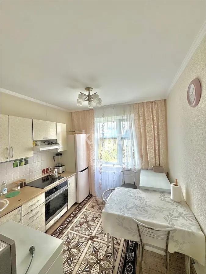 Продажа 3-комнатной квартиры, 63 м², мкр-н Голубые Пруды, дом  13 в Караганде - фото 5