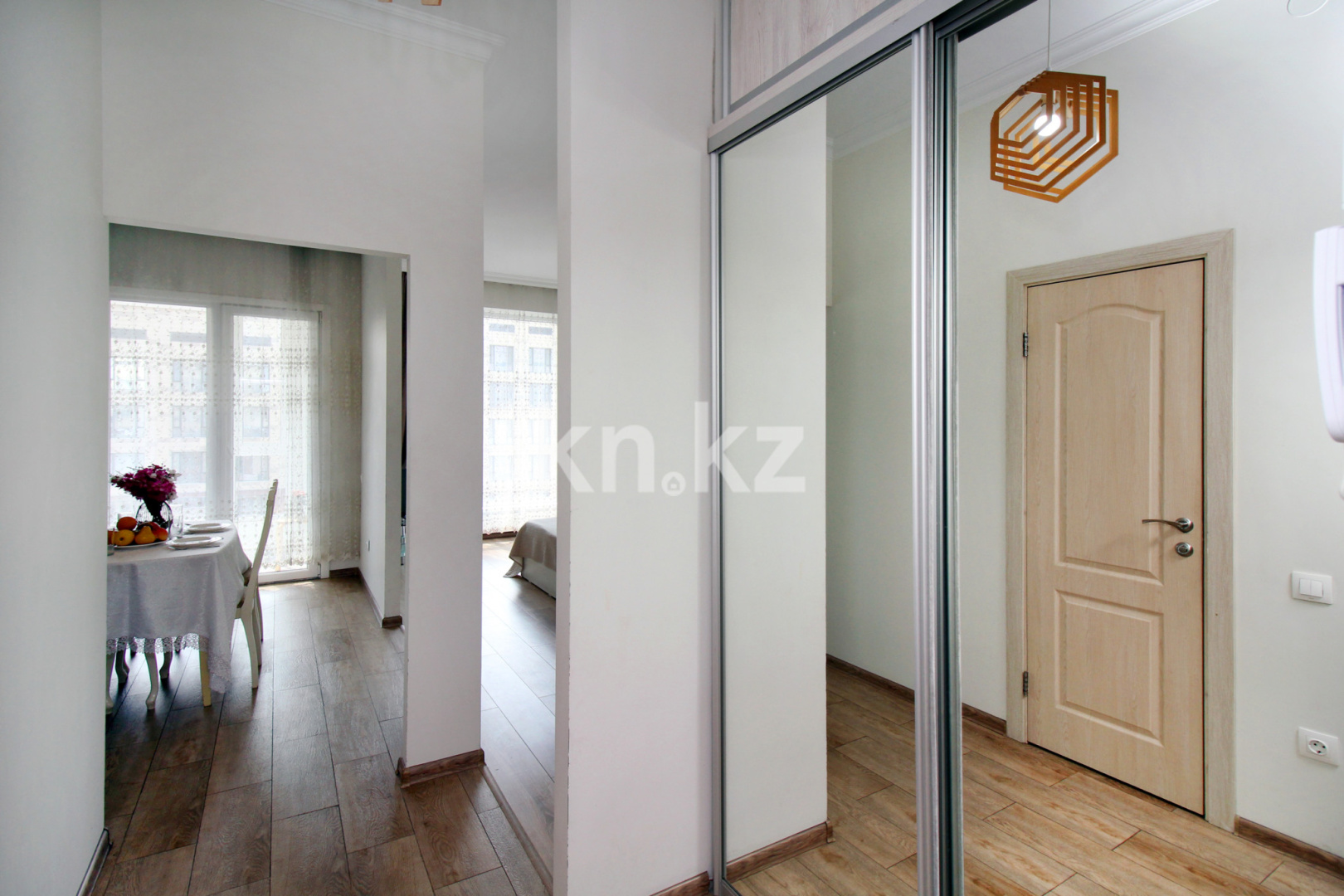 Аренда 1-комнатной квартиры посуточно, 40 м², пр. Абая, дом  109/6 - ул. Манаса - Аренда жилой и коммерческой недвижимости в Алматы фото 18 из 30