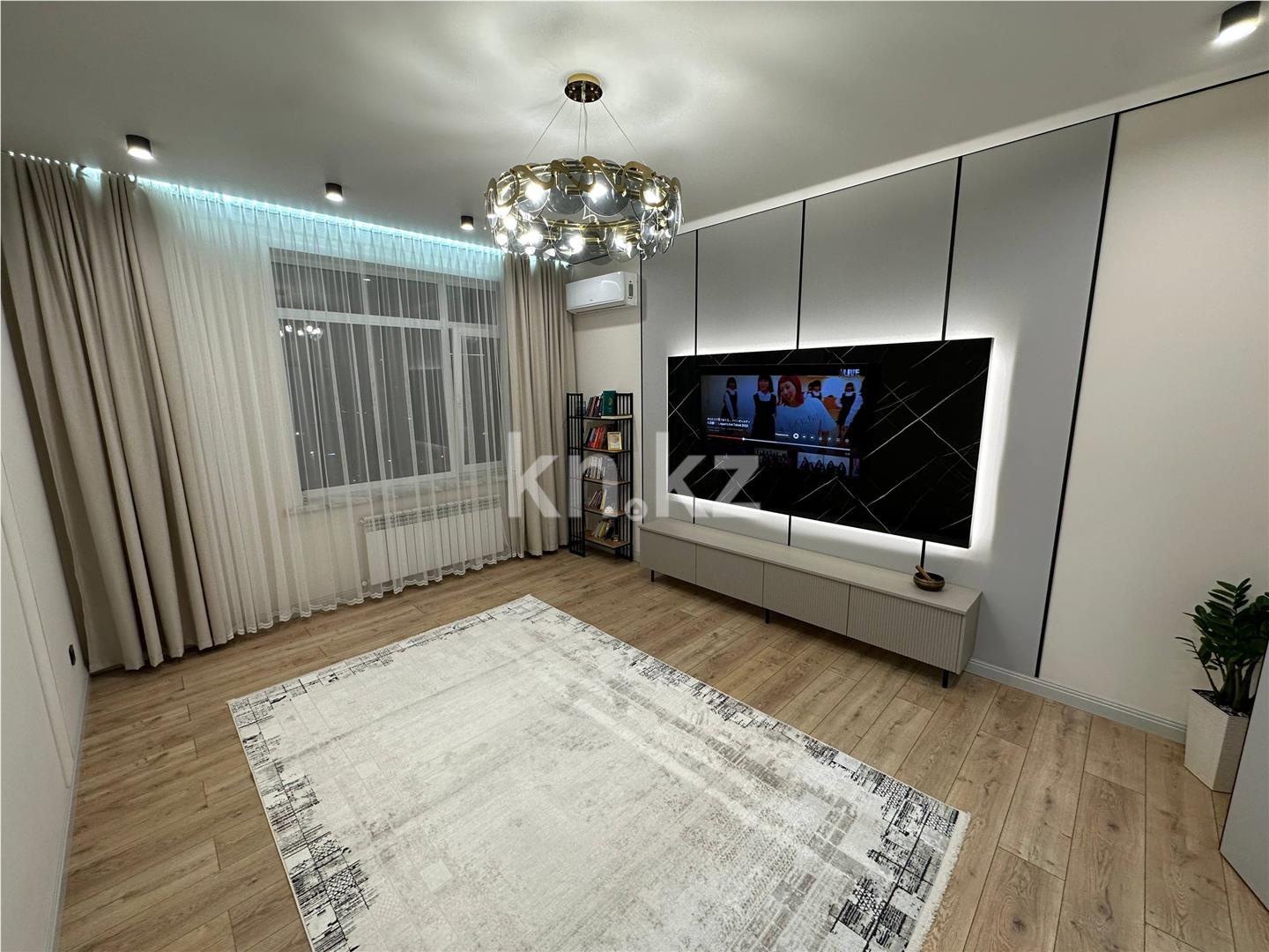 Продажа 2-комнатной квартиры, 64 м², пр. Строителей, дом  28/5 блок А - Продажа квартир в Караганде фото 1 из 16