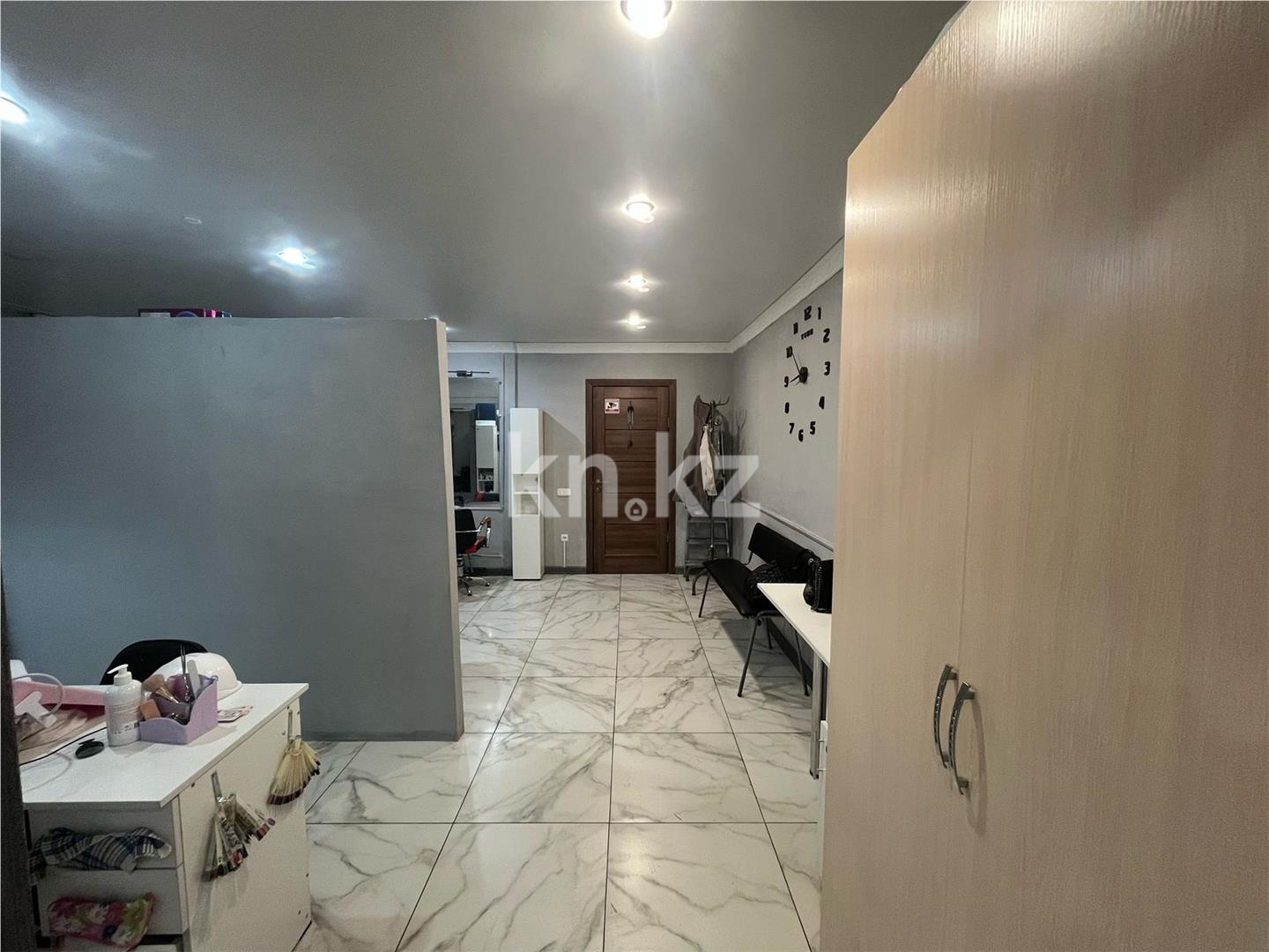 Продажа , 60 м², мкр-н Восток-2 - Продажа офисных и торговых помещений в Караганде с фото фото 1 из 8