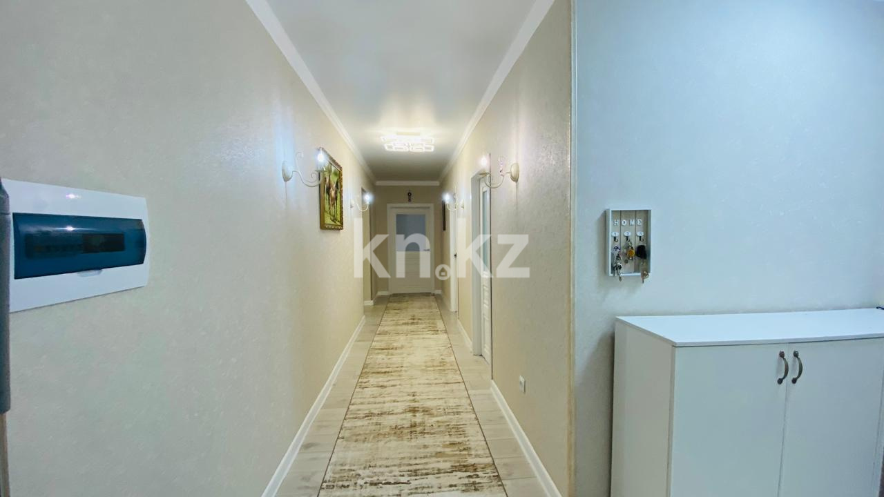 Продажа 4-комнатной квартиры, 110 м², ул. Муканова - Продажа  четырехкомнатных квартир в Караганде фото 22 из 35