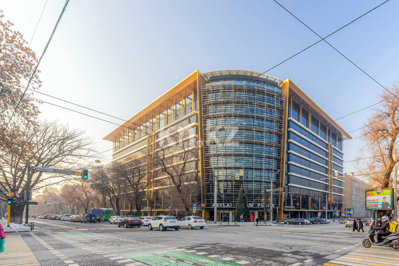 Аренда , пр. Абылай хана, дом  53 - Аренда офисных и торговых помещений в Алматы фото 2 из 9