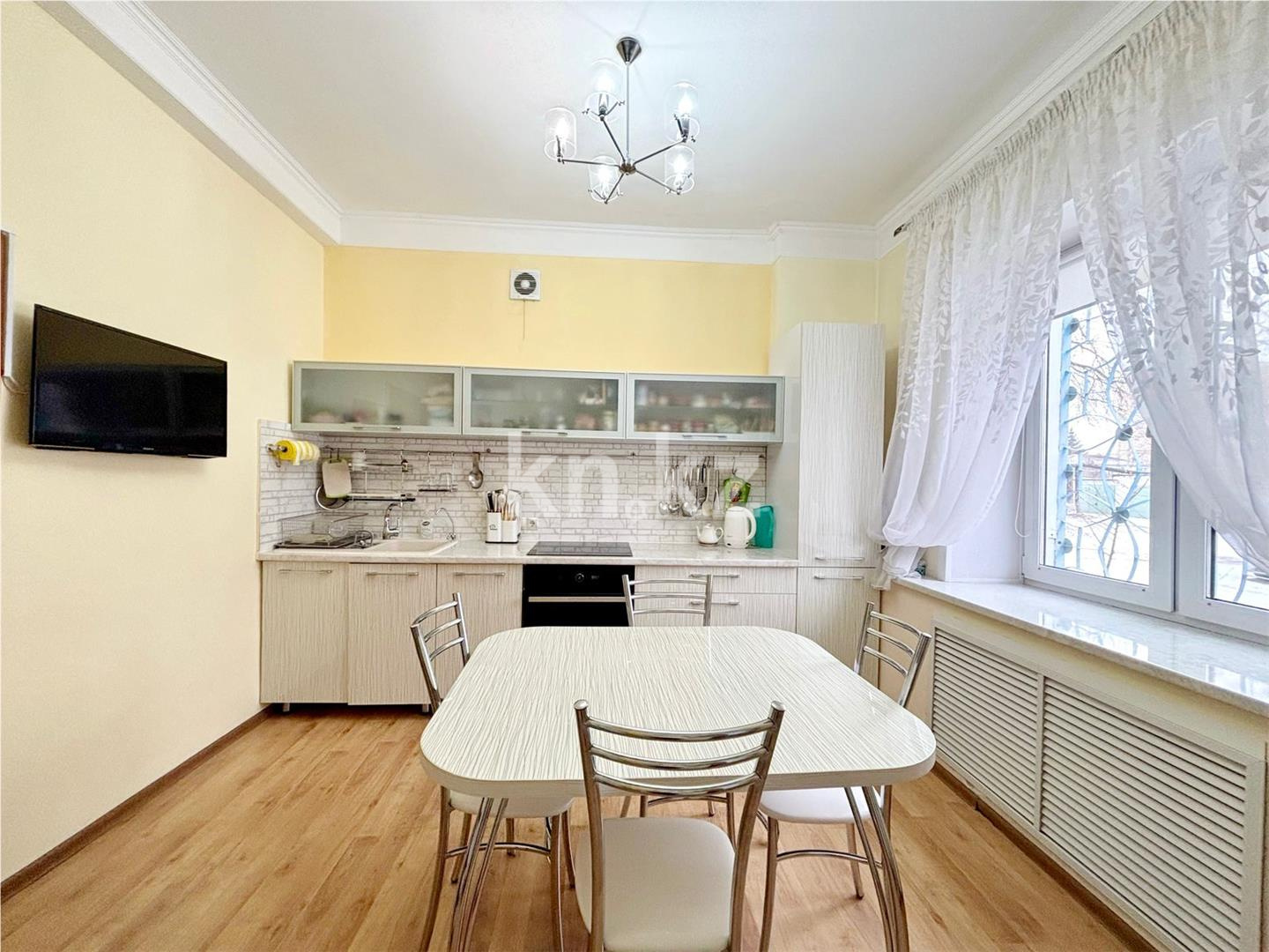 Продажа 3-комнатной квартиры, 84 м², ул. Абая - Продажа  трехкомнатных квартир в Караганде с фото фото 8 из 20