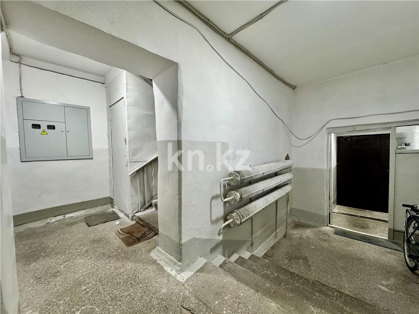 Продажа 3-комнатной квартиры, 63 м², ул. Аманжолова, дом  7 - Продажа квартир в Караганде фото 28 из 30