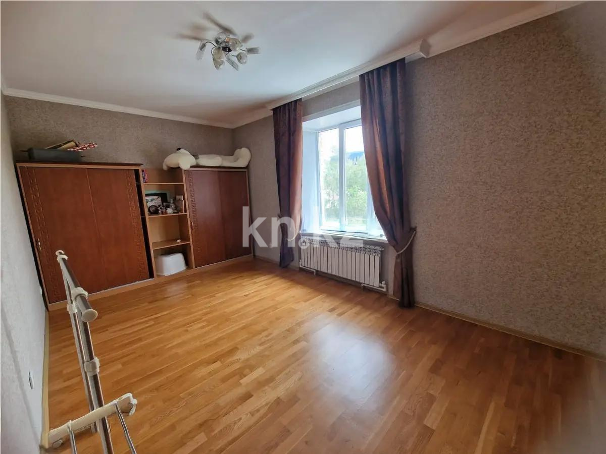 Продажа 5-комнатной квартиры, 189 м², ул. Аханова (Театральная), дом  58 - Продажа  пятикомнатных квартир в Караганде без посредников с фото фото 2 из 6