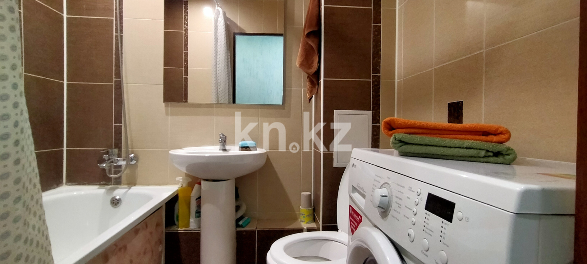 Аренда 2-комнатной квартиры посуточно, 56 м², Доспанова, дом  102 - Аренда жилой и коммерческой недвижимости в Уральске фото 1 из 6