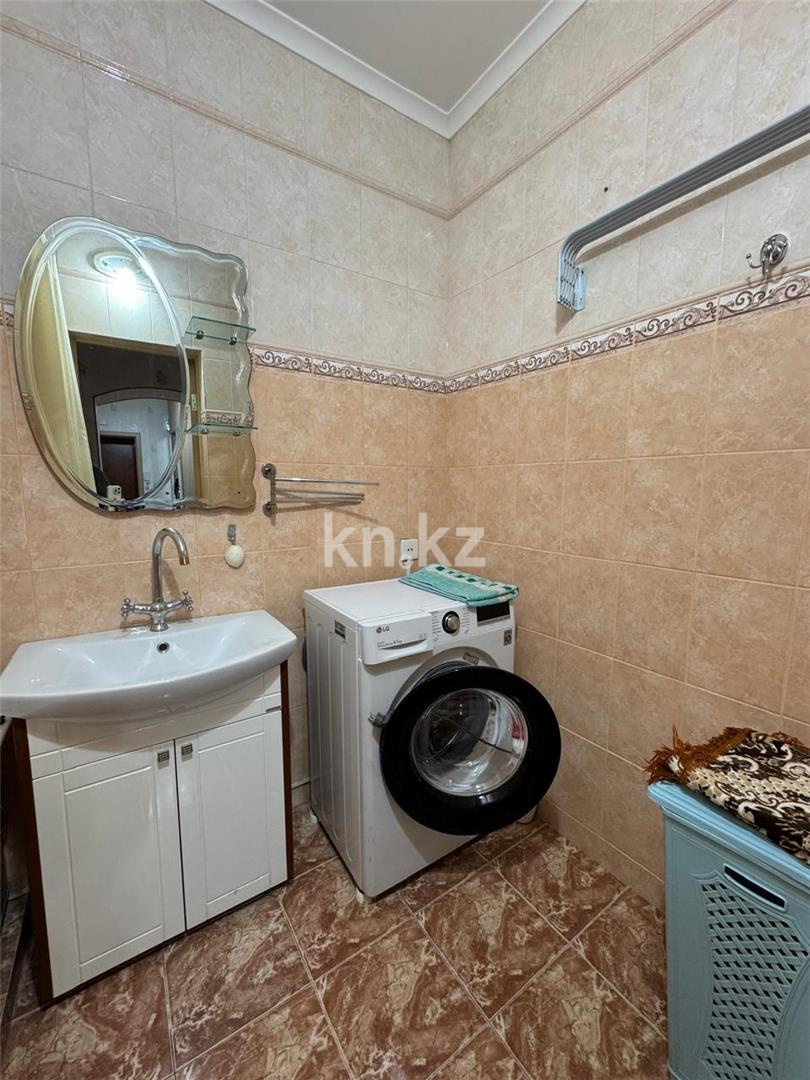 Продажа 3-комнатной квартиры, 84 м², ул. Абая в Караганде - фото 11