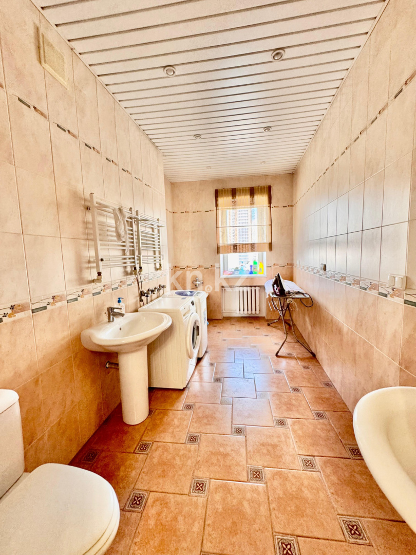 Продажа 6-комнатной квартиры, 383 м², Иманбаева, дом  12/1 - Продажа  пятикомнатных квартир в новостройках Астаны фото 39 из 40