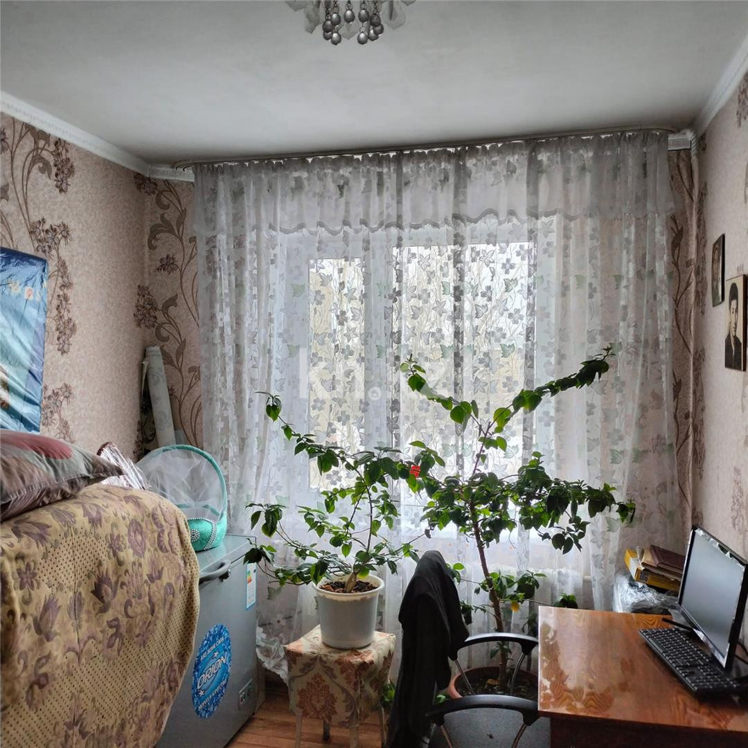 Продажа 4-комнатной квартиры, 62 м², мкр-н 23 - Продажа квартир в Караганде фото 4 из 12