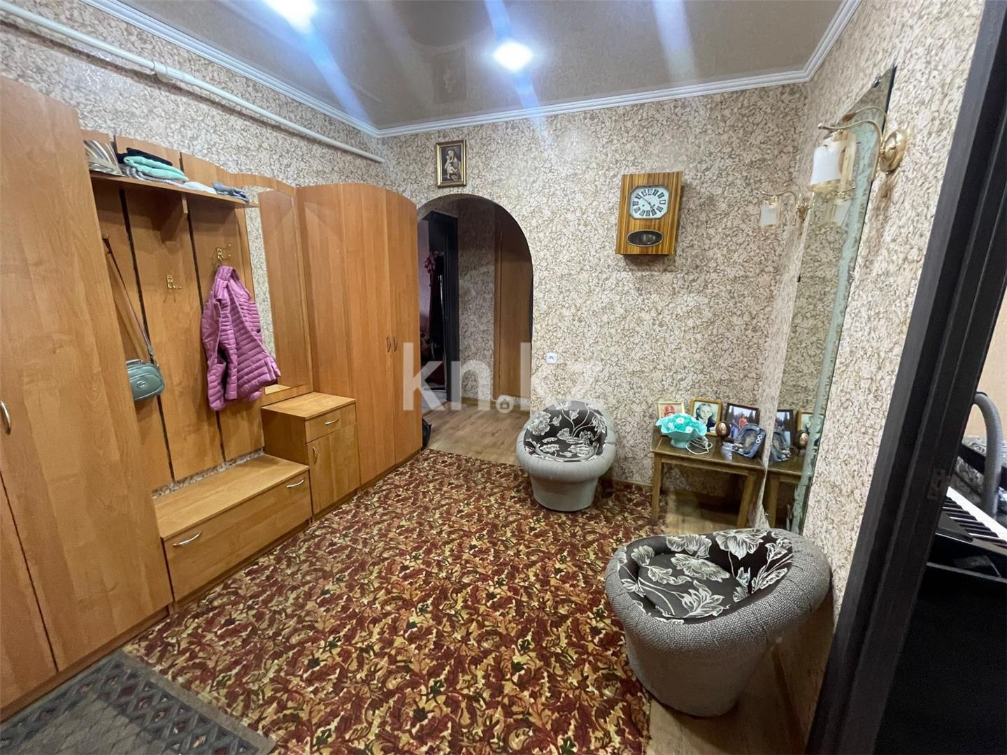 Продажа 4-комнатной квартиры, 80 м², мкр-н Голубые Пруды - Продажа квартир в Караганде фото 9 из 16