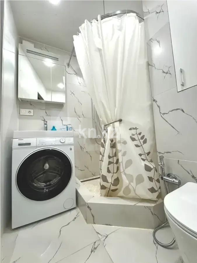 Продажа 3-комнатной квартиры, 62 м², 12 мкр., дом  16 в Алматы - фото 5