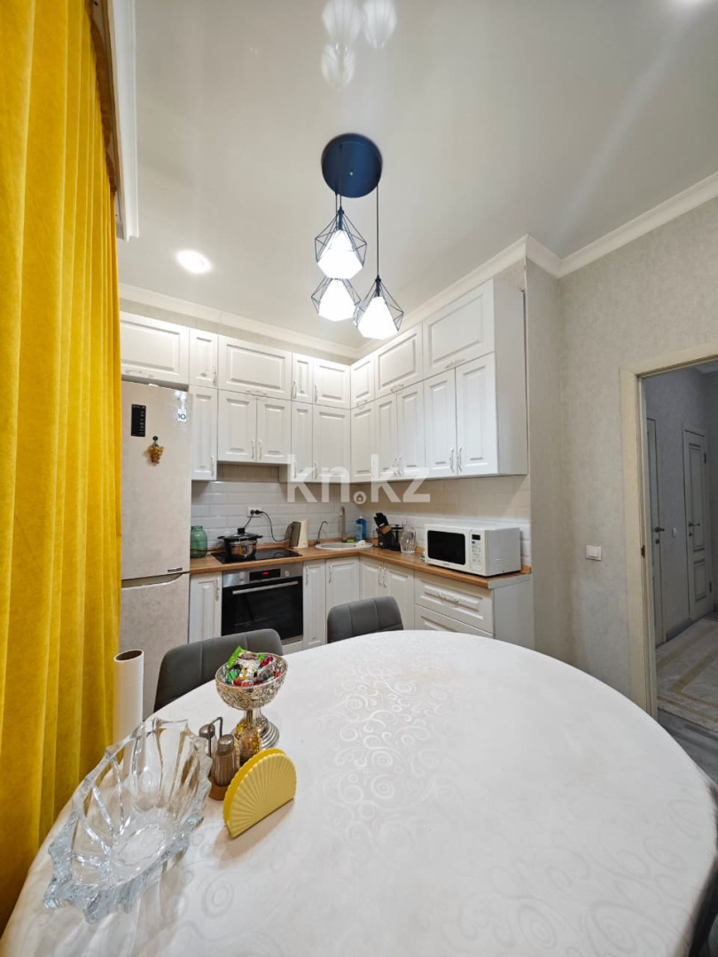 Продажа 3-комнатной квартиры, 77 м², пр. Шахтеров, дом  52б в Караганде - фото 8