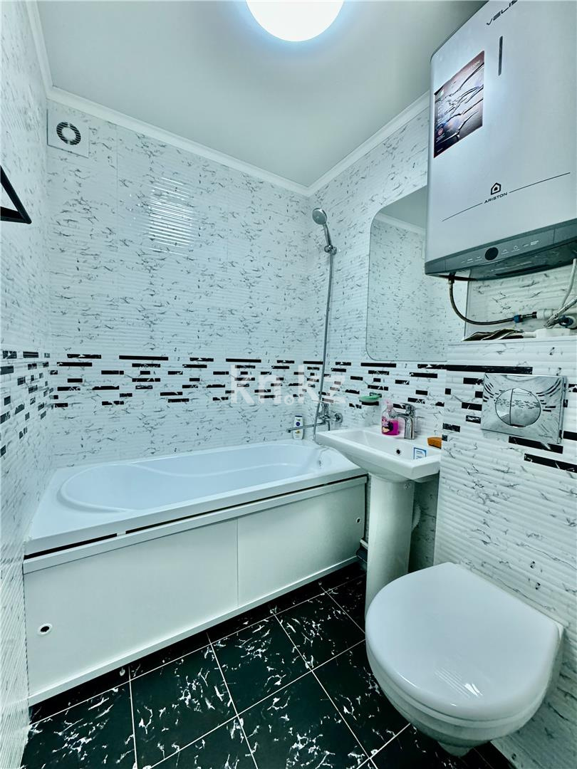 Продажа 2-комнатной квартиры, 46 м², ул. Ержанова, дом  43 в Караганде - фото 9