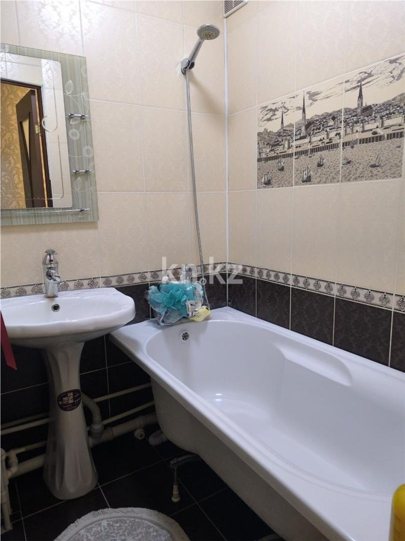 Продажа 4-комнатной квартиры, 76 м², ул. Дюсембекова - Продажа  четырехкомнатных квартир в Караганде фото 12 из 17