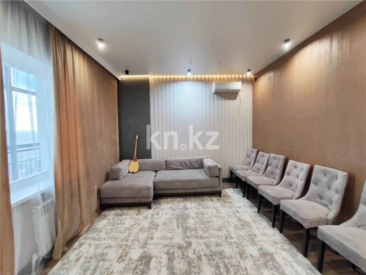 Продажа 4-комнатной квартиры, 108 м², пр. Шахтеров - Продажа  четырехкомнатных квартир в Караганде фото 1 из 23