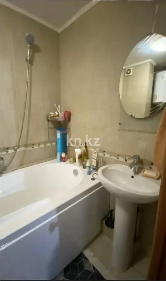 Продажа 3-комнатной квартиры, 71 м², мкр-н Степной-1, дом  1 в Караганде - фото 4