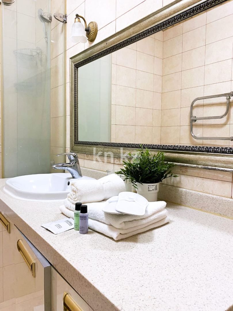 Аренда 3-комнатной квартиры посуточно, 130 м², ул. Кунаева, дом  35/1 - Аренда квартир посуточно в Астане с фото фото 8 из 37