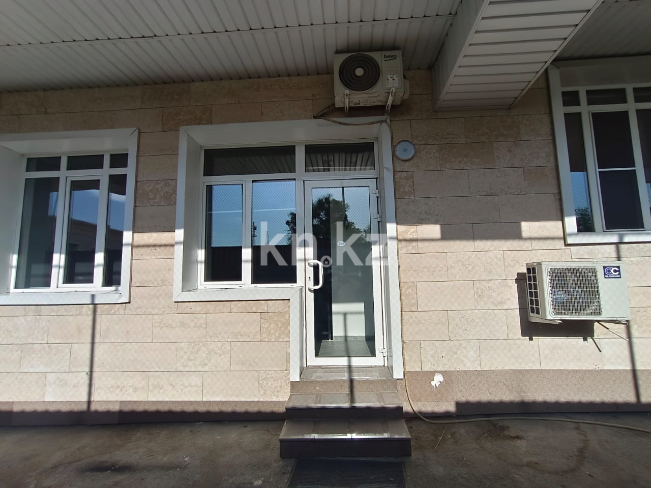 Продажа , 41 м², ул. Бегалина, дом  7 - ул. Толе би - Продажа офисных и торговых помещений в Алматы с фото фото 1 из 16