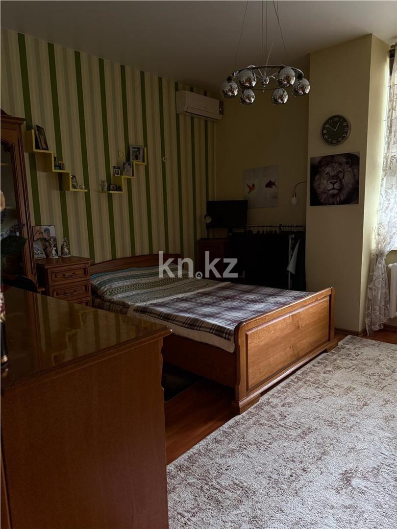 Продажа 3-комнатной квартиры, 135 м², ул. Аманжолова - Продажа  трехкомнатных квартир в Караганде фото 5 из 21