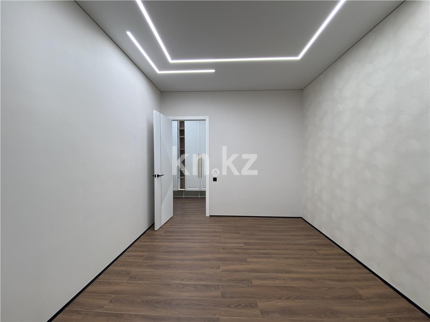 Продажа 3-комнатной квартиры, 77 м², ул. Букетова, дом  3/3 в Караганде - фото 14