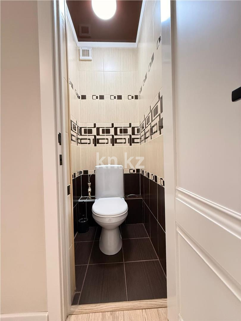 Продажа 2-комнатной квартиры, 70 м², ул. Ермекова, дом  106/6 в Караганде - фото 11