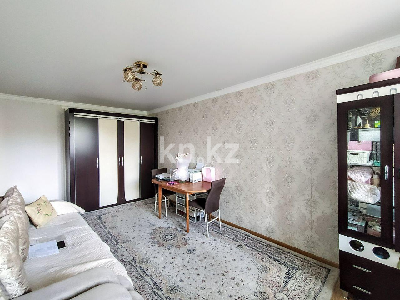 Продажа 1-комнатной квартиры, 30 м², пр. Республики - Продажа  однокомнатных квартир в Караганде фото 1 из 9