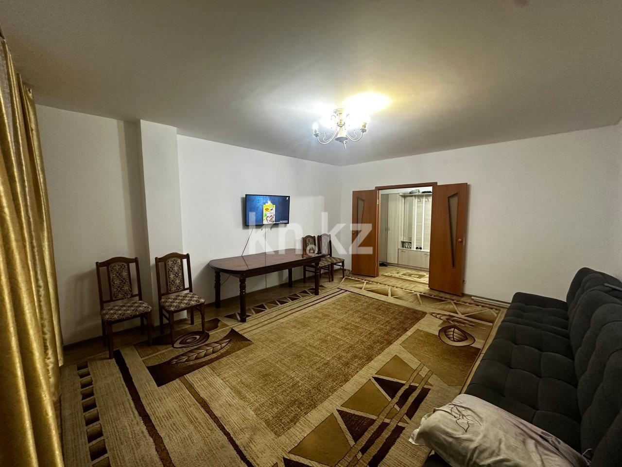 Продажа 3-комнатной квартиры, 94 м², мкр-н Голубые Пруды - Продажа  трехкомнатных квартир в Караганде фото 1 из 16