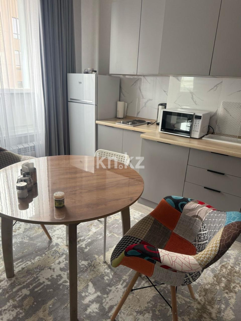 Аренда 1-комнатной квартиры, 45 м², ул. Аль-Фараби, дом  33 - Продажа квартир в Астане фото 1 из 14