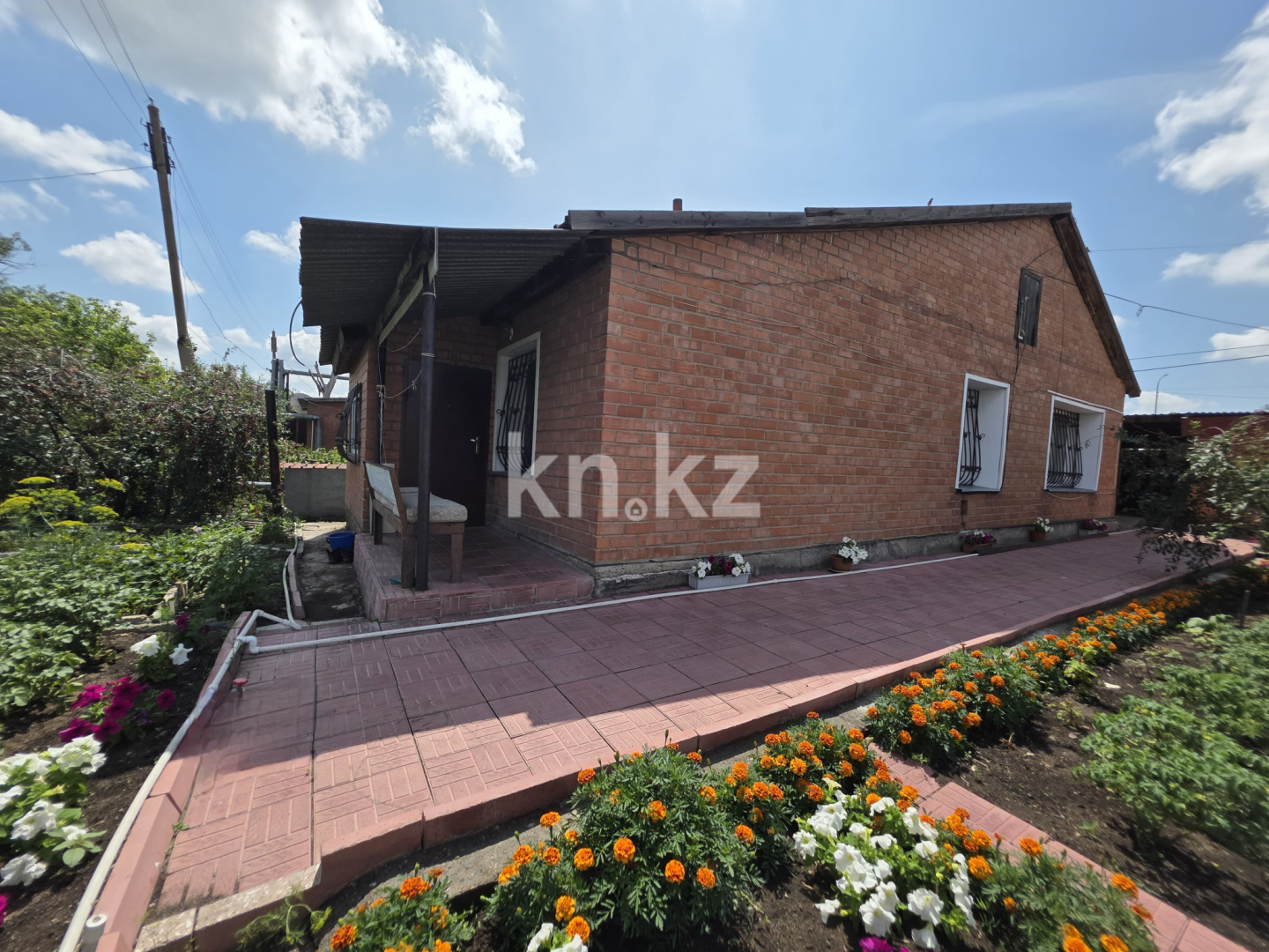 Продажа 5-комнатного дома, 90 м², ул. 40-летия Победы - Продажа и аренда недвижимости в Шахтинске фото 1 из 15