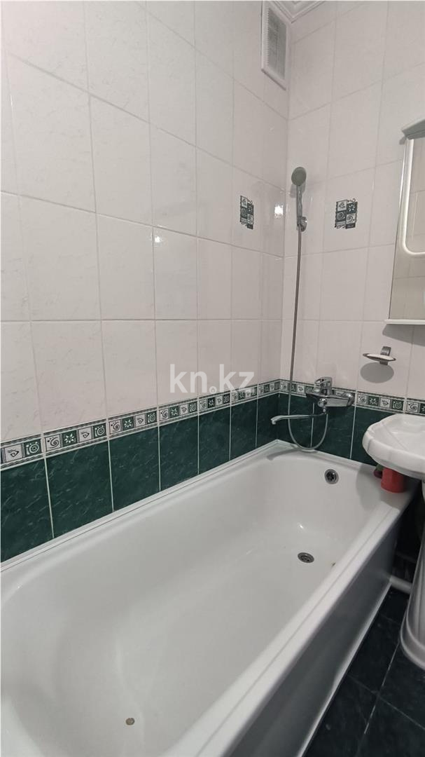 Продажа 3-комнатной квартиры, 64 м², мкр-н Гульдер-1 - Продажа квартир в Караганде фото 13 из 24