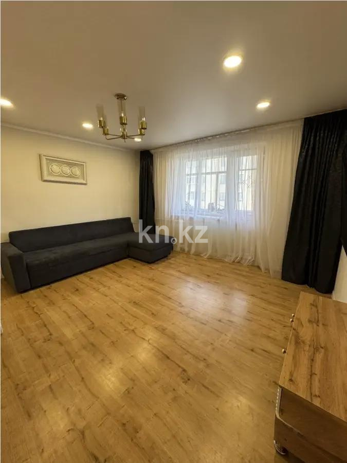 Продажа 3-комнатной квартиры, 65 м², мкр. Самал-2, дом  26 - Продажа квартир в Казахстане фото 1 из 6