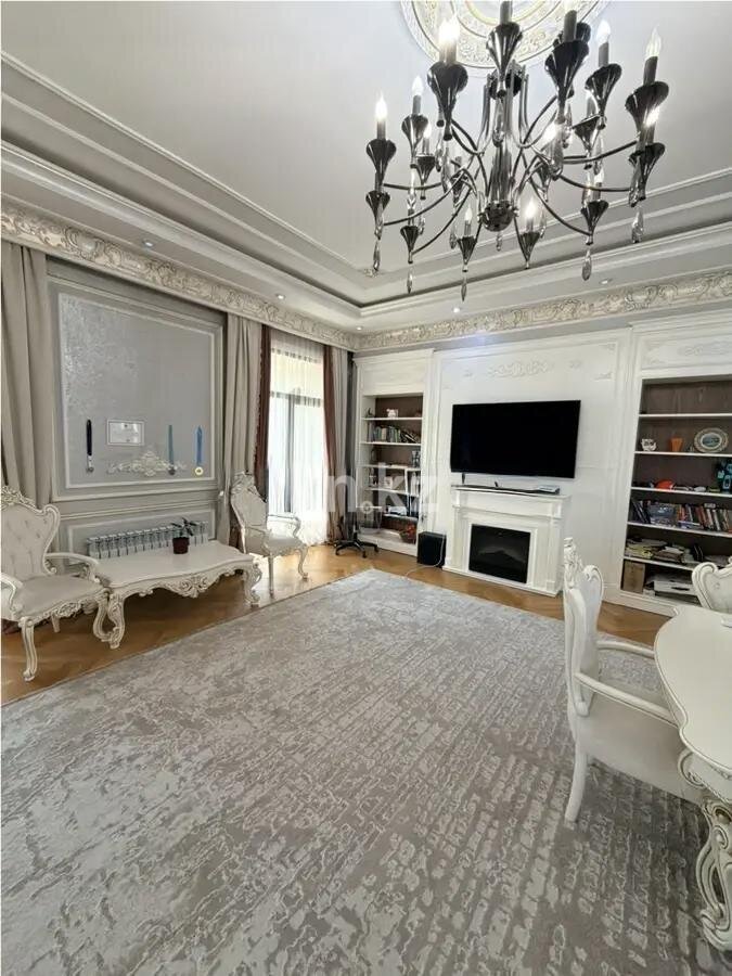 Продажа 3-комнатной квартиры, 239 м² в Алматы