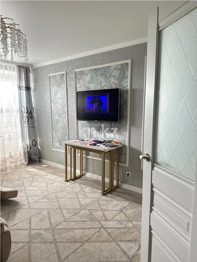 Продажа 4-комнатной квартиры, 80 м², пр. Республики, дом  18 - Продажа  четырехкомнатных квартир в Караганде фото 1 из 6