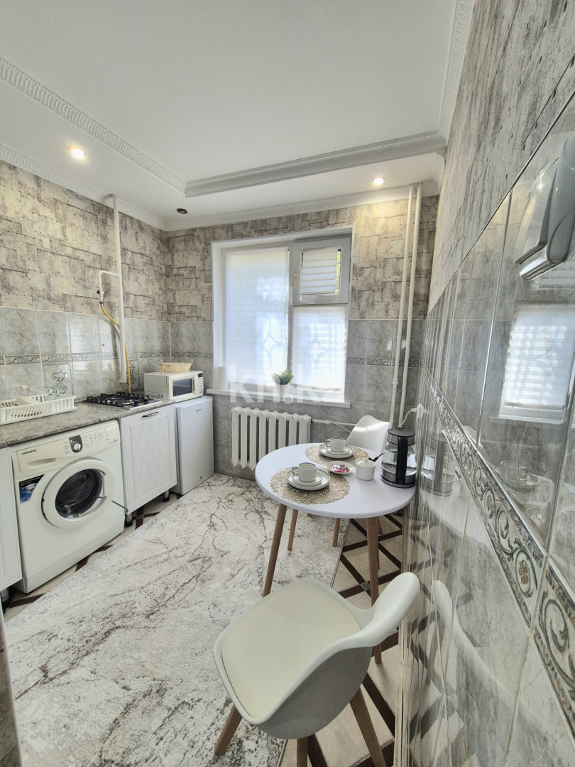 Аренда 1-комнатной квартиры посуточно, 33 м², ул. Мажита Жунисова, дом  179 - Аренда жилой и коммерческой недвижимости в Уральске фото 8 из 9