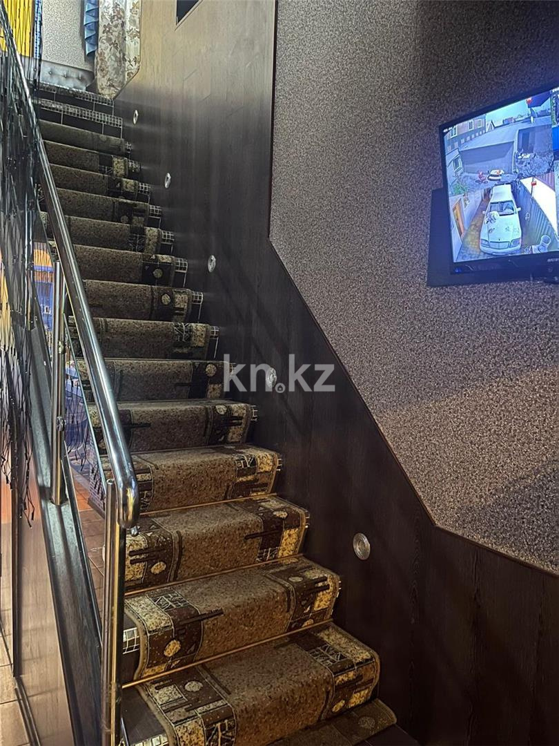 Продажа 7-комнатного дома, 215 м², ул. Сергея Лазо - Аренда квартир помесячно в Уральске фото 6 из 27