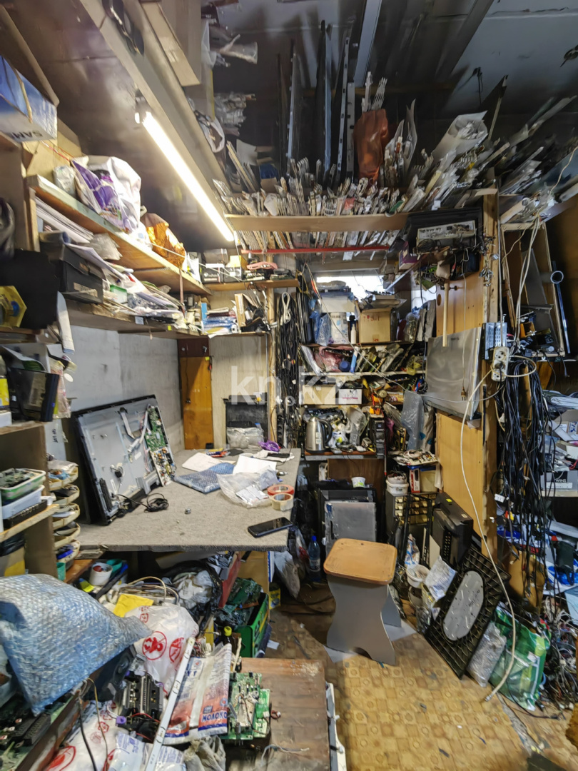 Продажа , 60 м², пр. Бухар-жырау, дом  96 - Продажа офисных и торговых помещений в Караганде фото 15 из 21