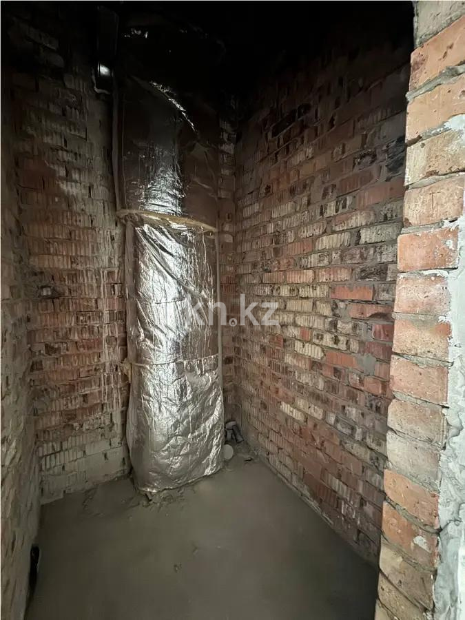 Продажа 4-комнатной квартиры, 127.4 м², ул. Аманжолова, дом  22 в Астане - фото 5