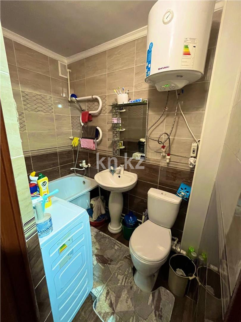 Продажа 3-комнатной квартиры, 49 м², 18-й мкр., дом  10 в Караганде - фото 7